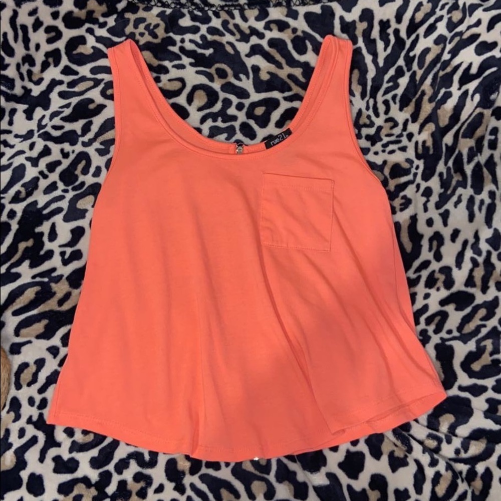 Rue 21 tank